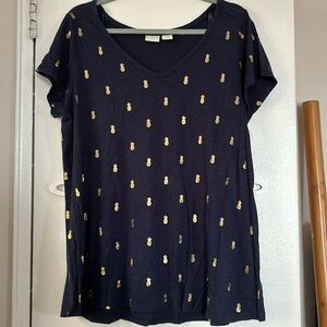 Navy slub tee with gold pineapples